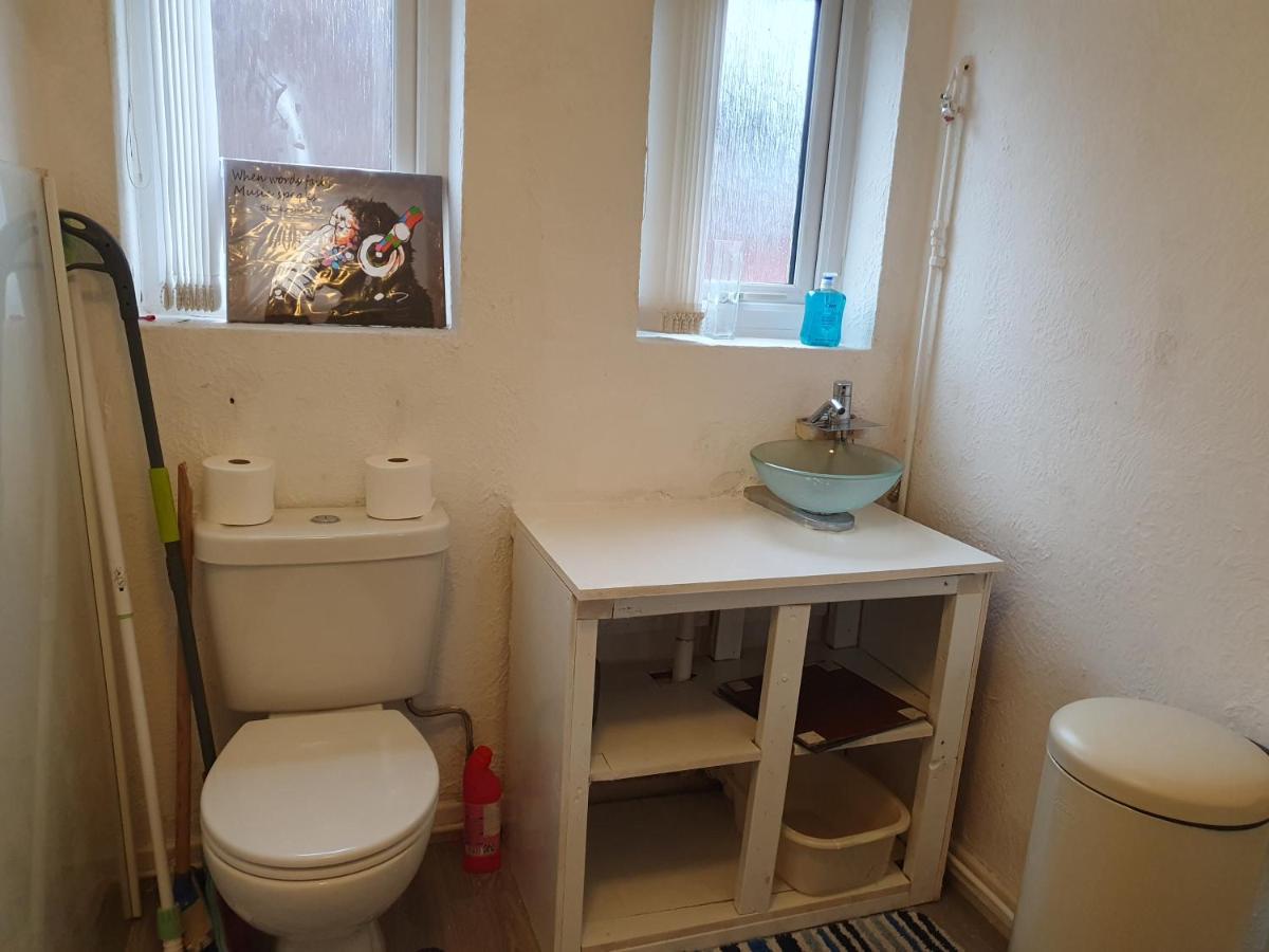 Litherland Apartment Esterno foto